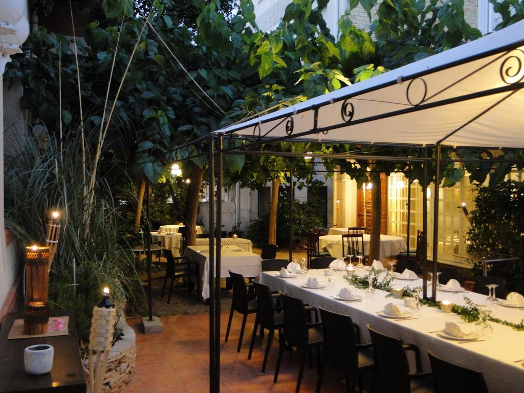 Hotel Restaurant Llansola Sant Carlos de la Ràpita Exterior foto