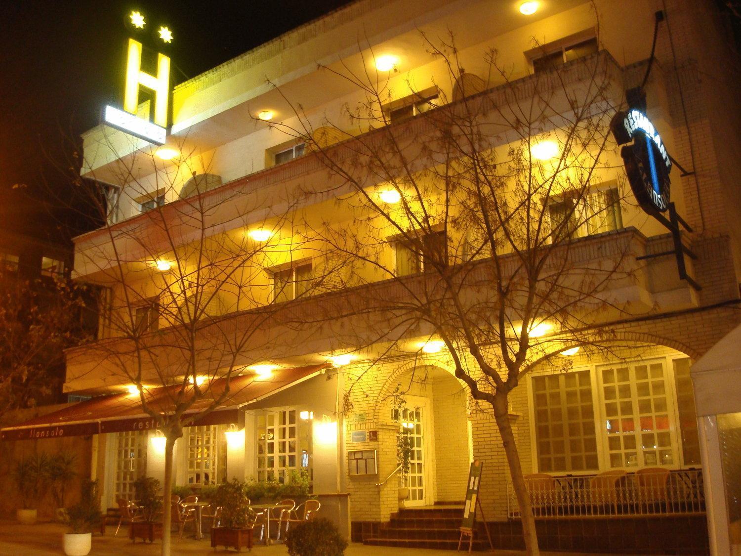 Hotel Restaurant Llansola Sant Carlos de la Ràpita Exterior foto